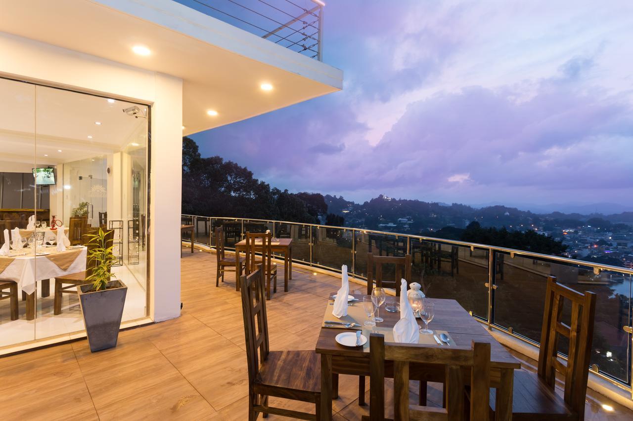Sandriana Lake View Hotel Kandy Exterior foto
